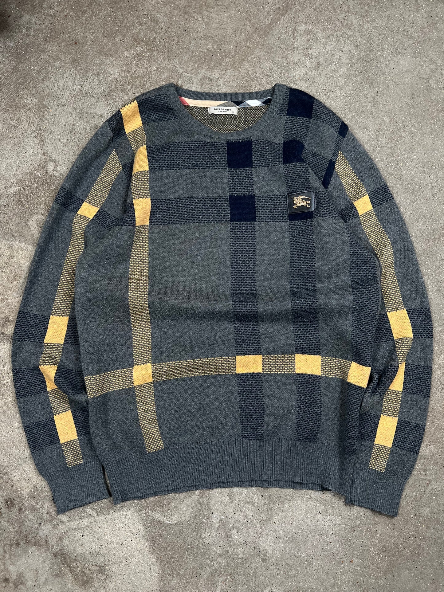 Burberry Sweater (S)