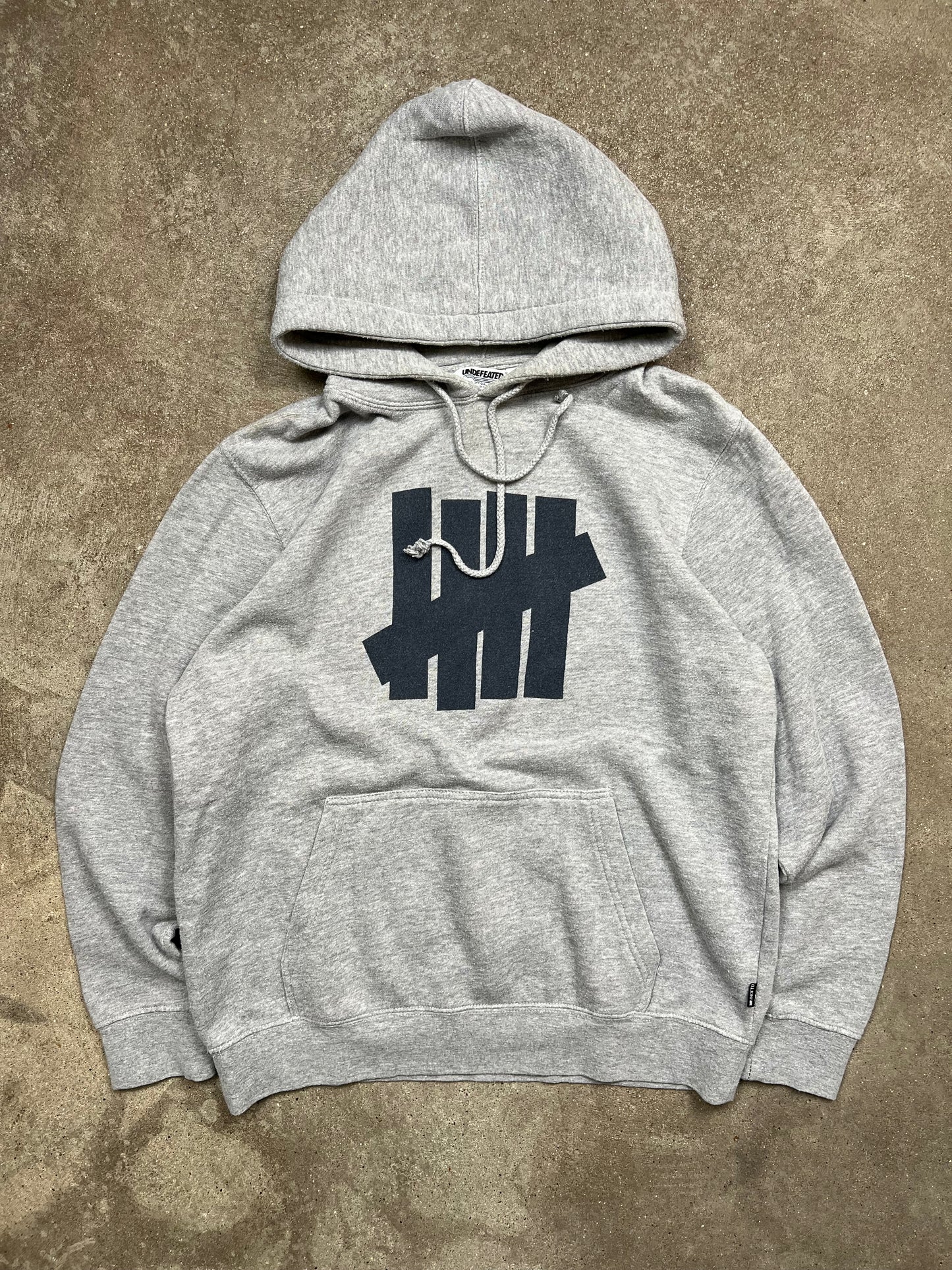 Undefeated Hoodie (M)