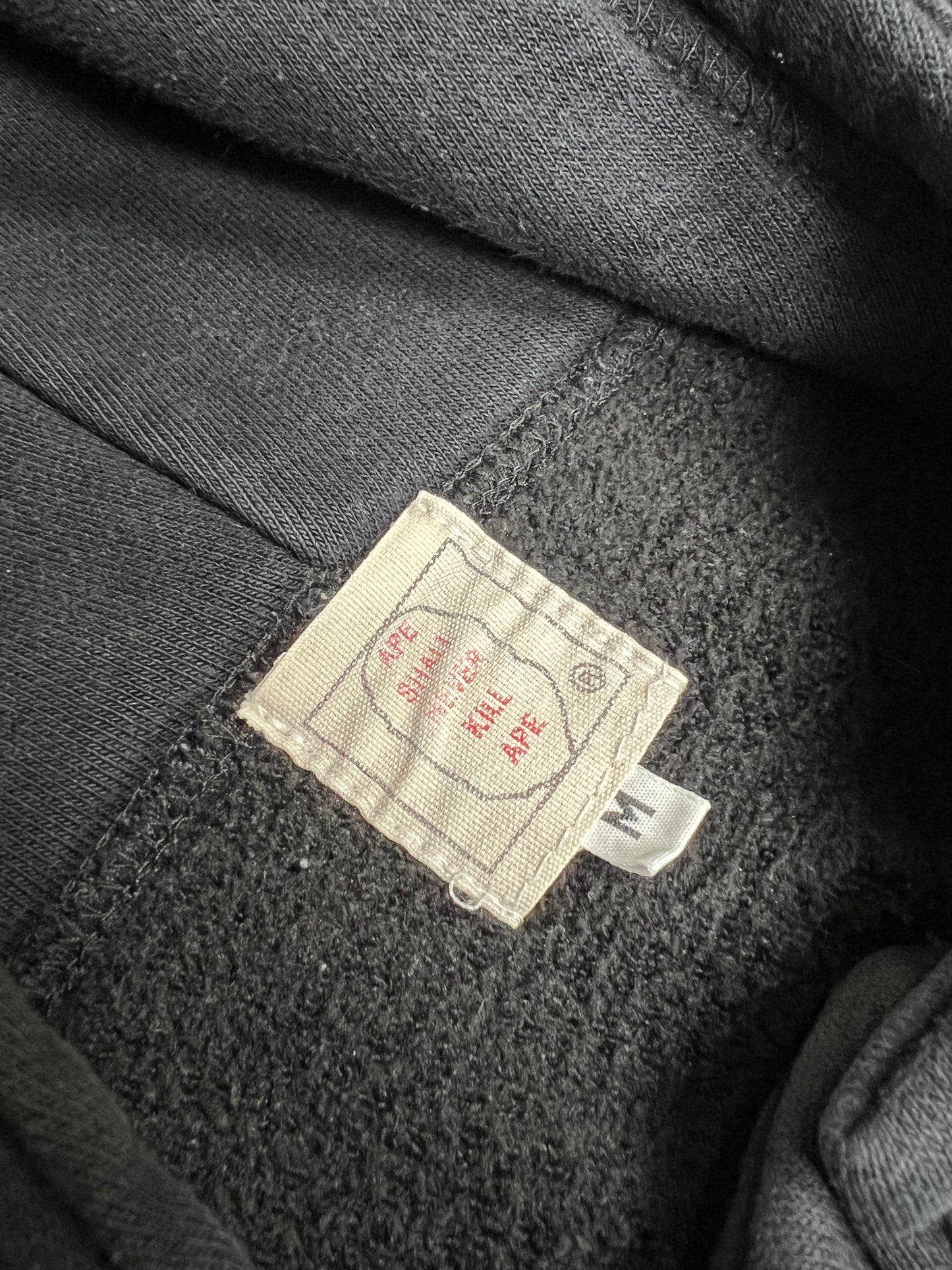 A Bathingh Ape Hoodie (M/L)