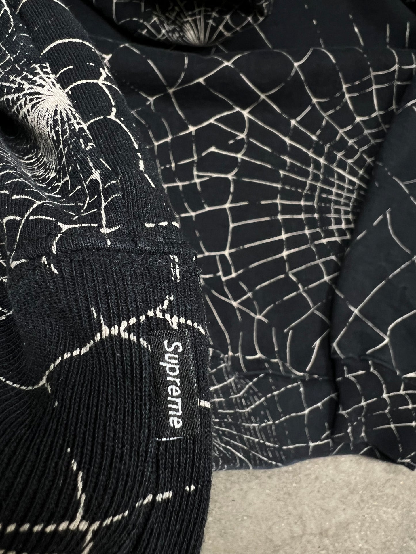 Supreme Hoodie (L)