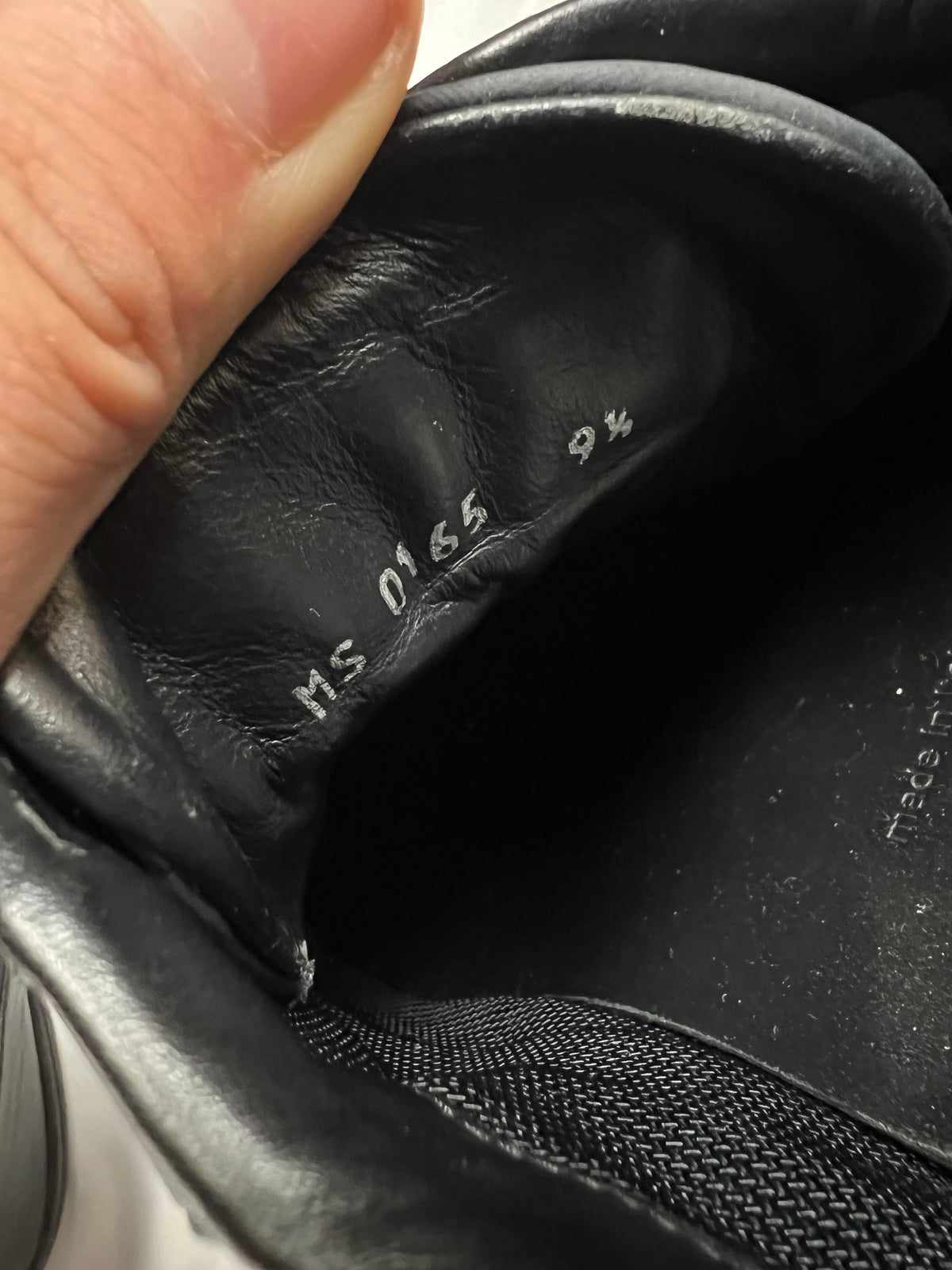 Louis Vuitton Sneakers (44)