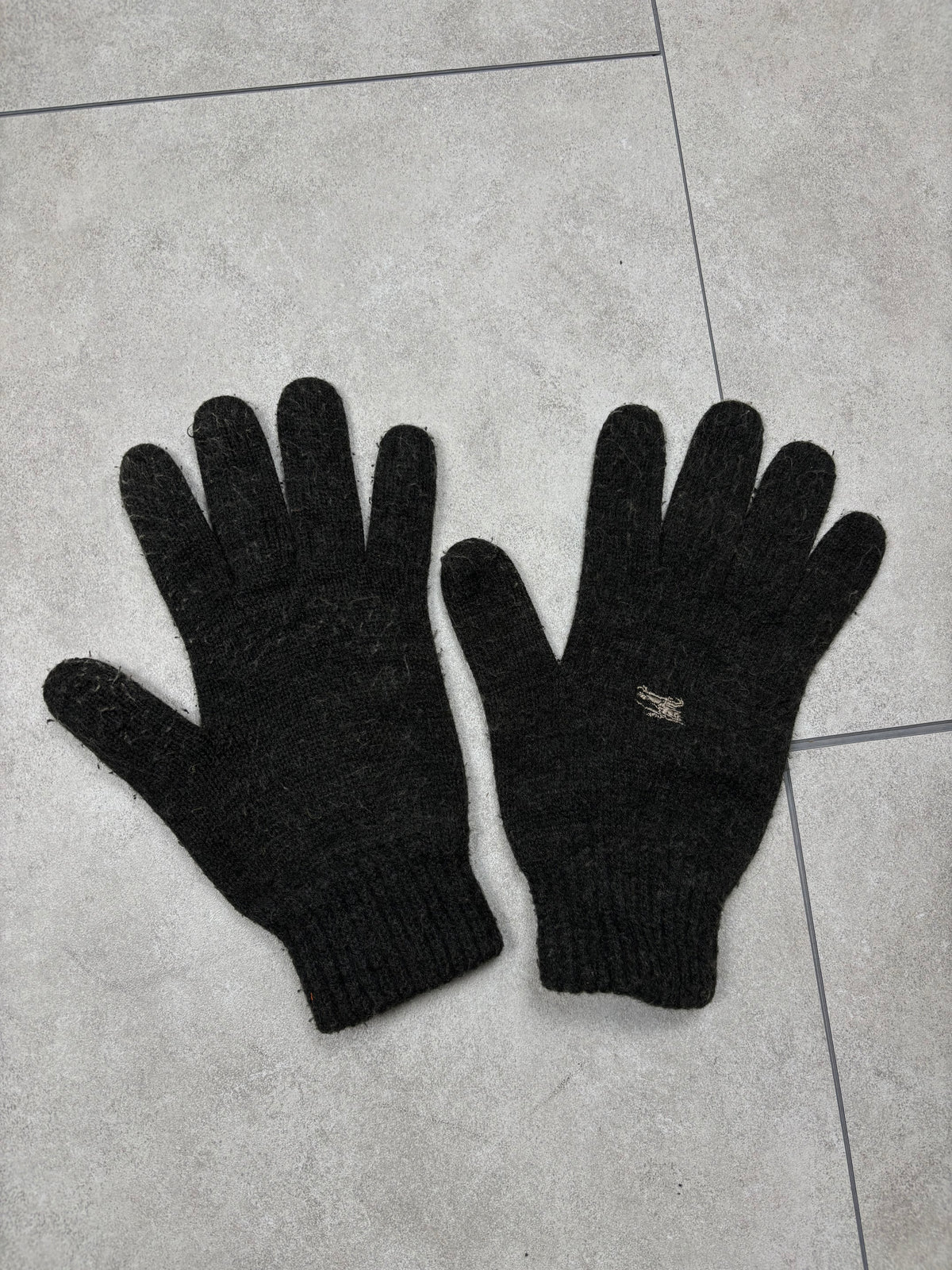 Burberry Gloves (M)