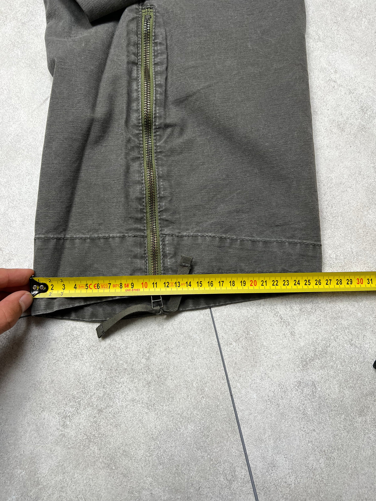 Levi’s Twisted Jeans (L)