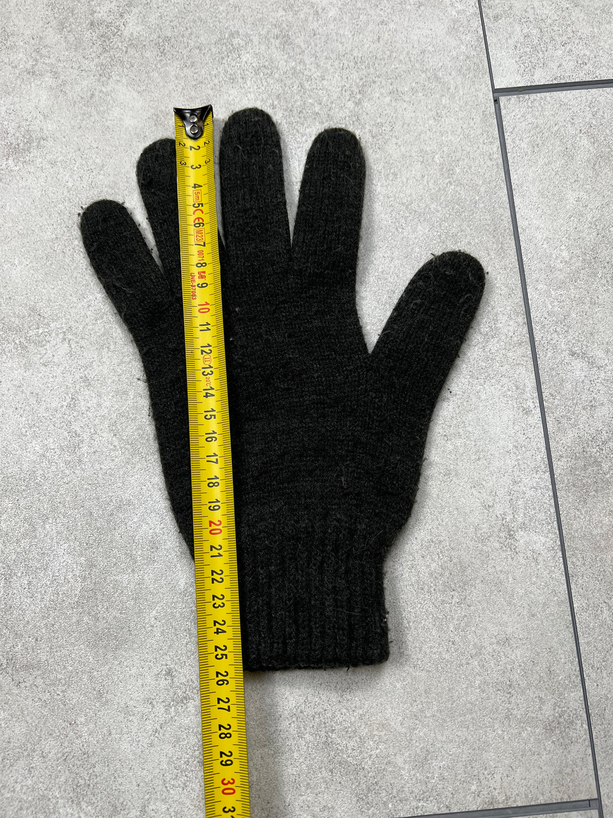 Burberry Gloves (M)
