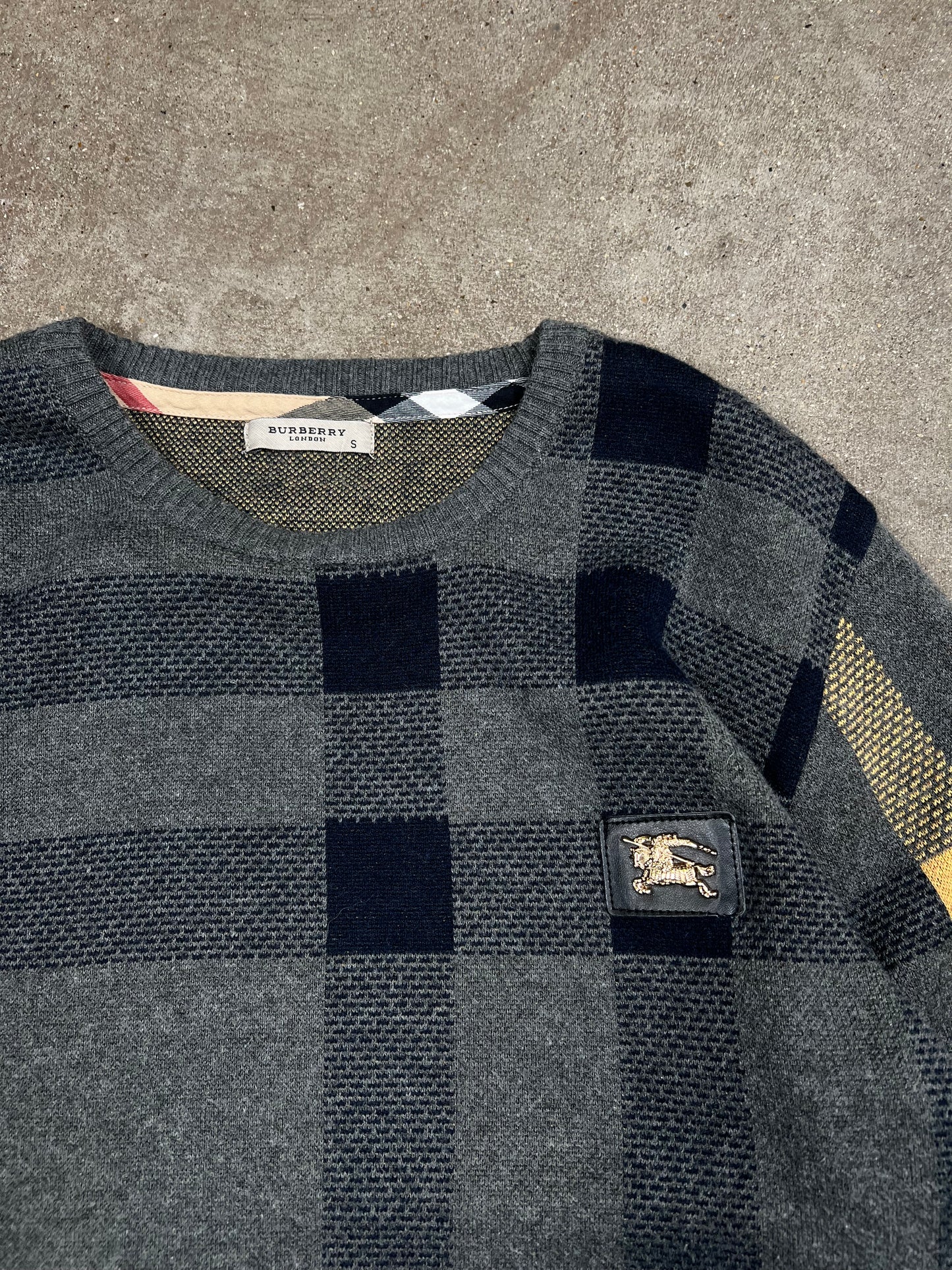 Burberry Sweater (S)
