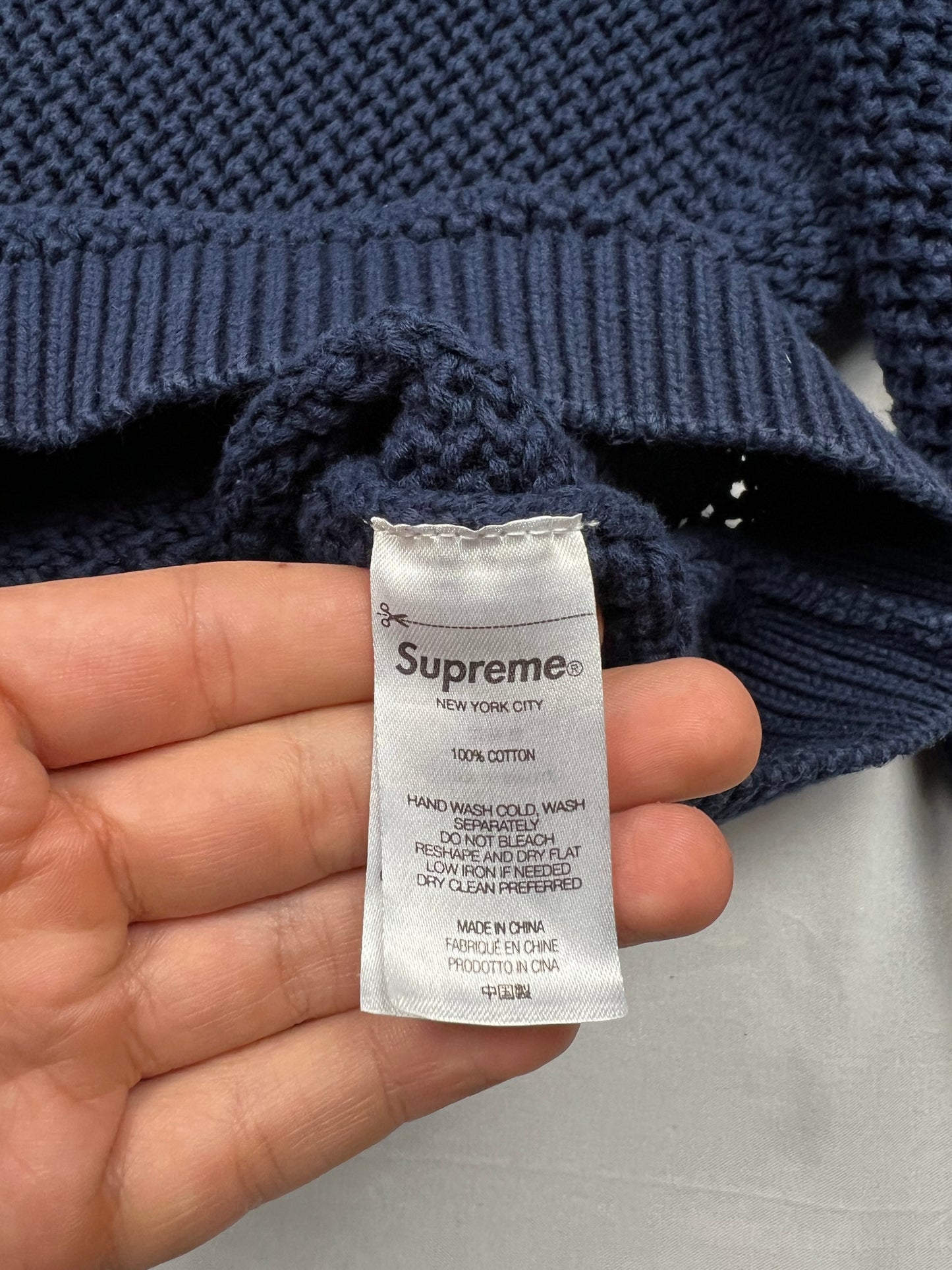 Supreme Sweater (L)