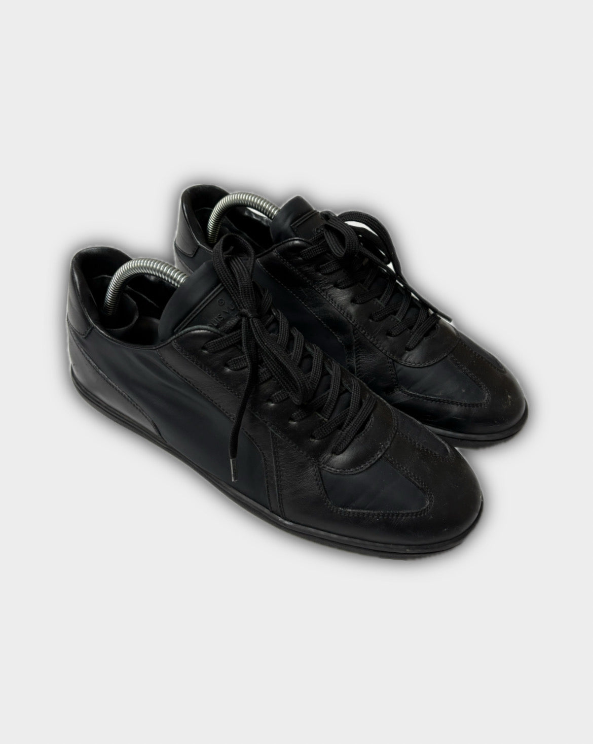 Louis Vuitton Sneakers (44)