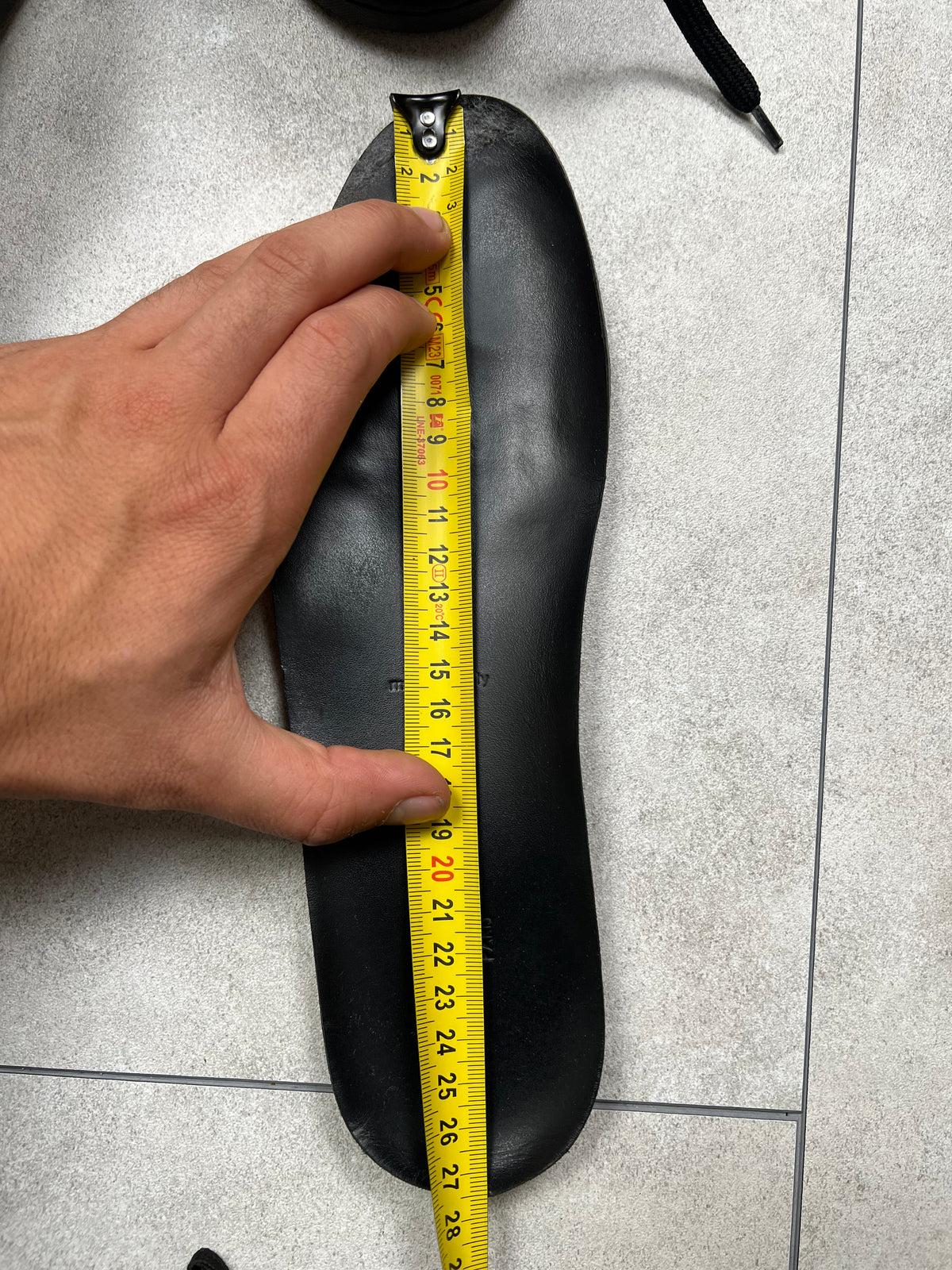 Louis Vuitton Sneakers (41)