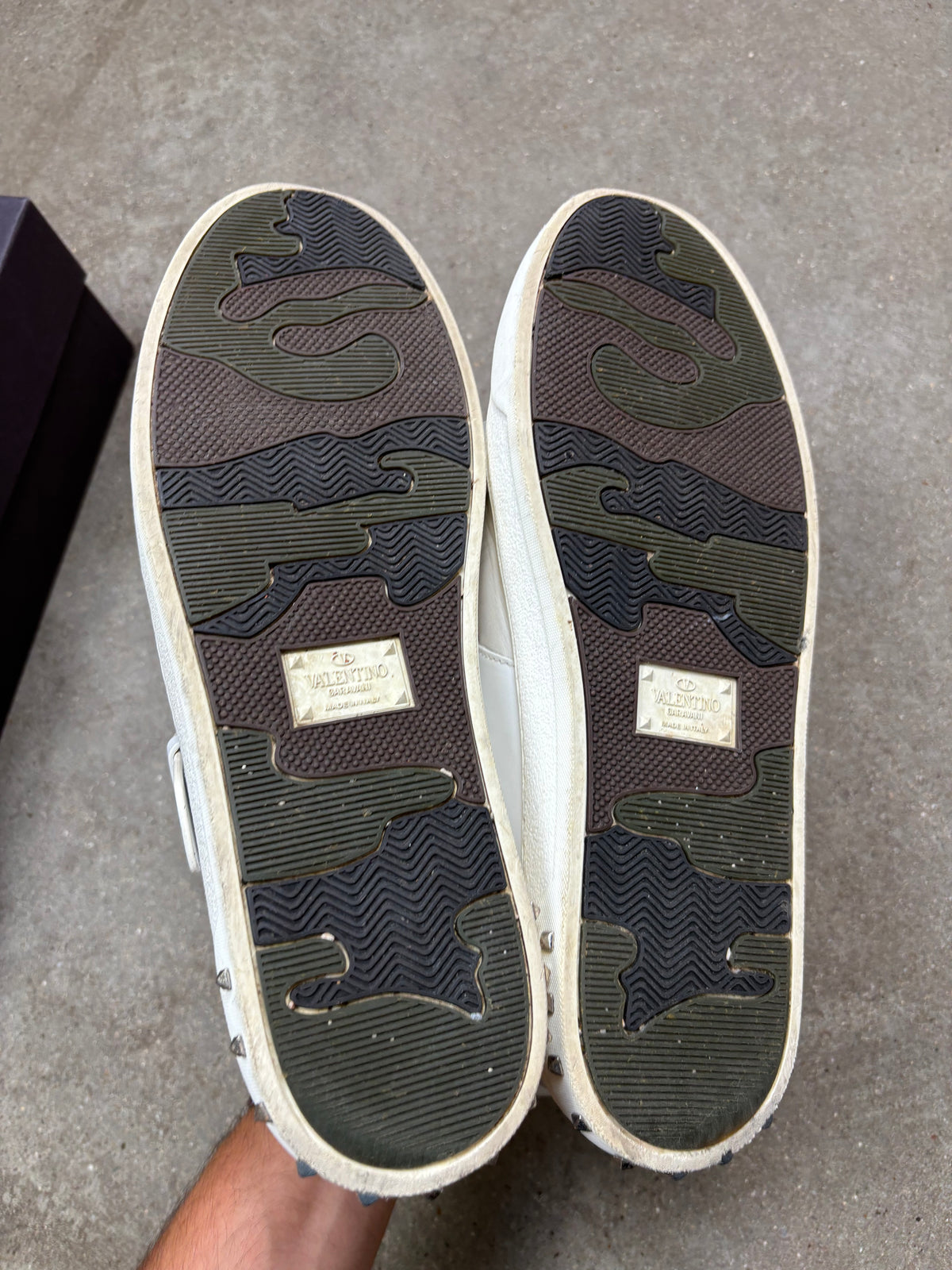 Valentino Sneakers (44)