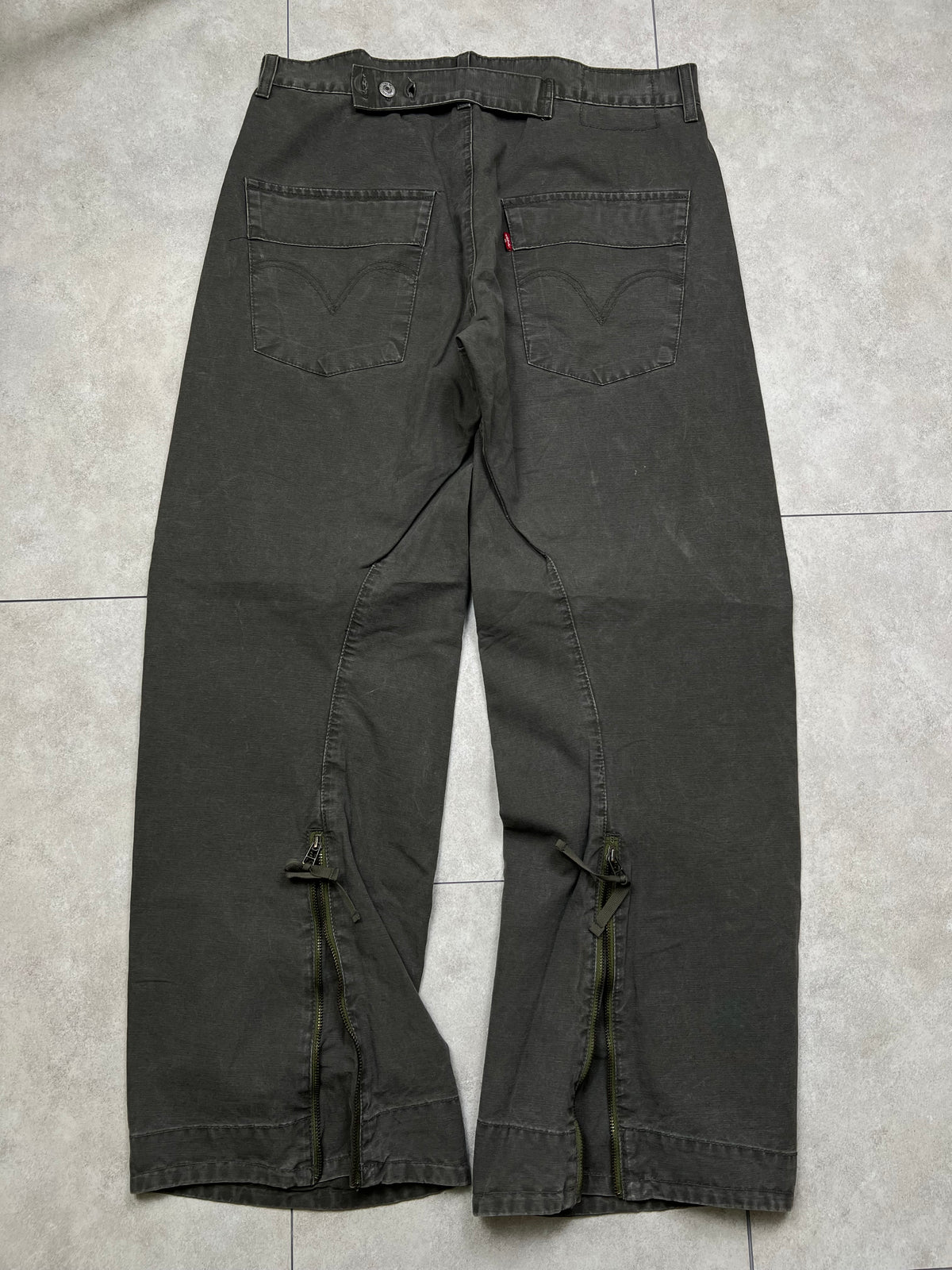 Levi’s Twisted Jeans (L)
