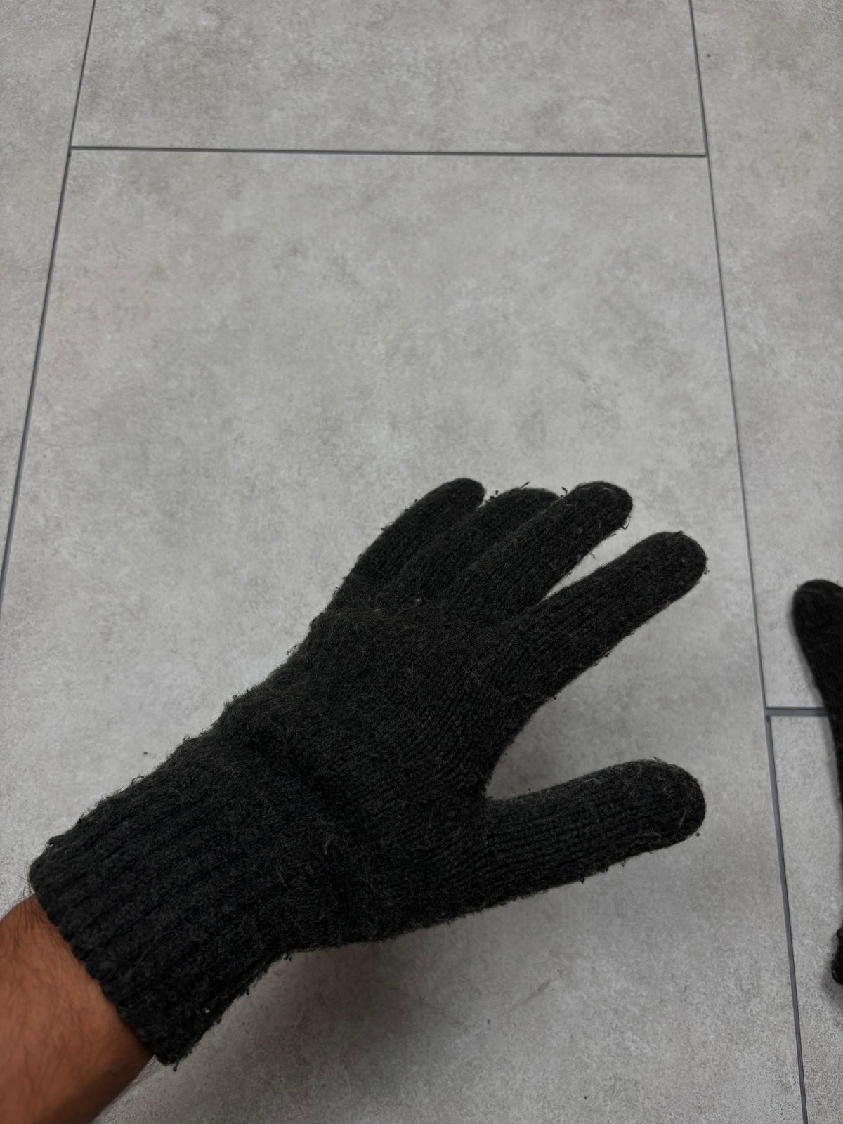Burberry Gloves (M)