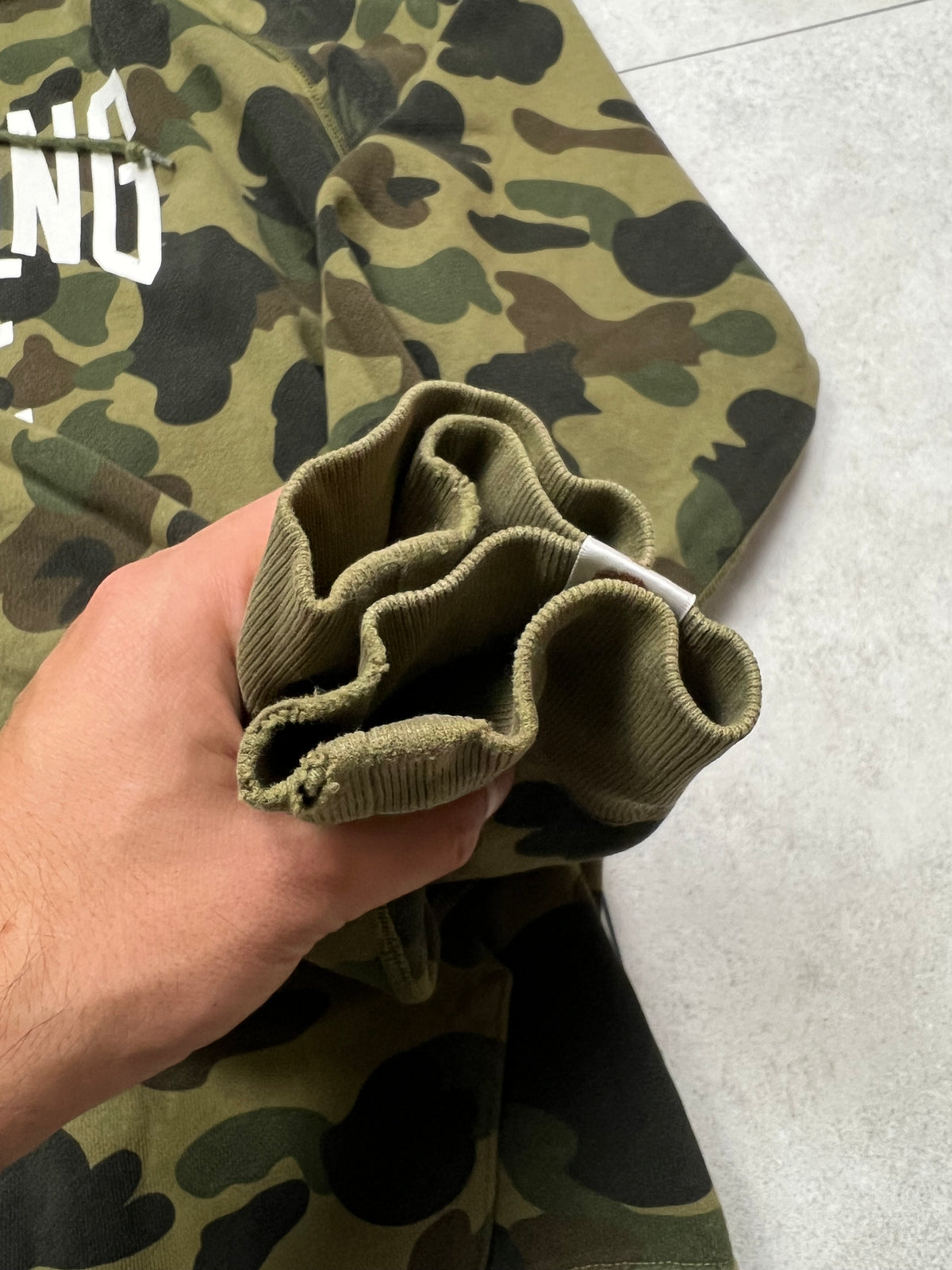 Bape Hoodie (L)