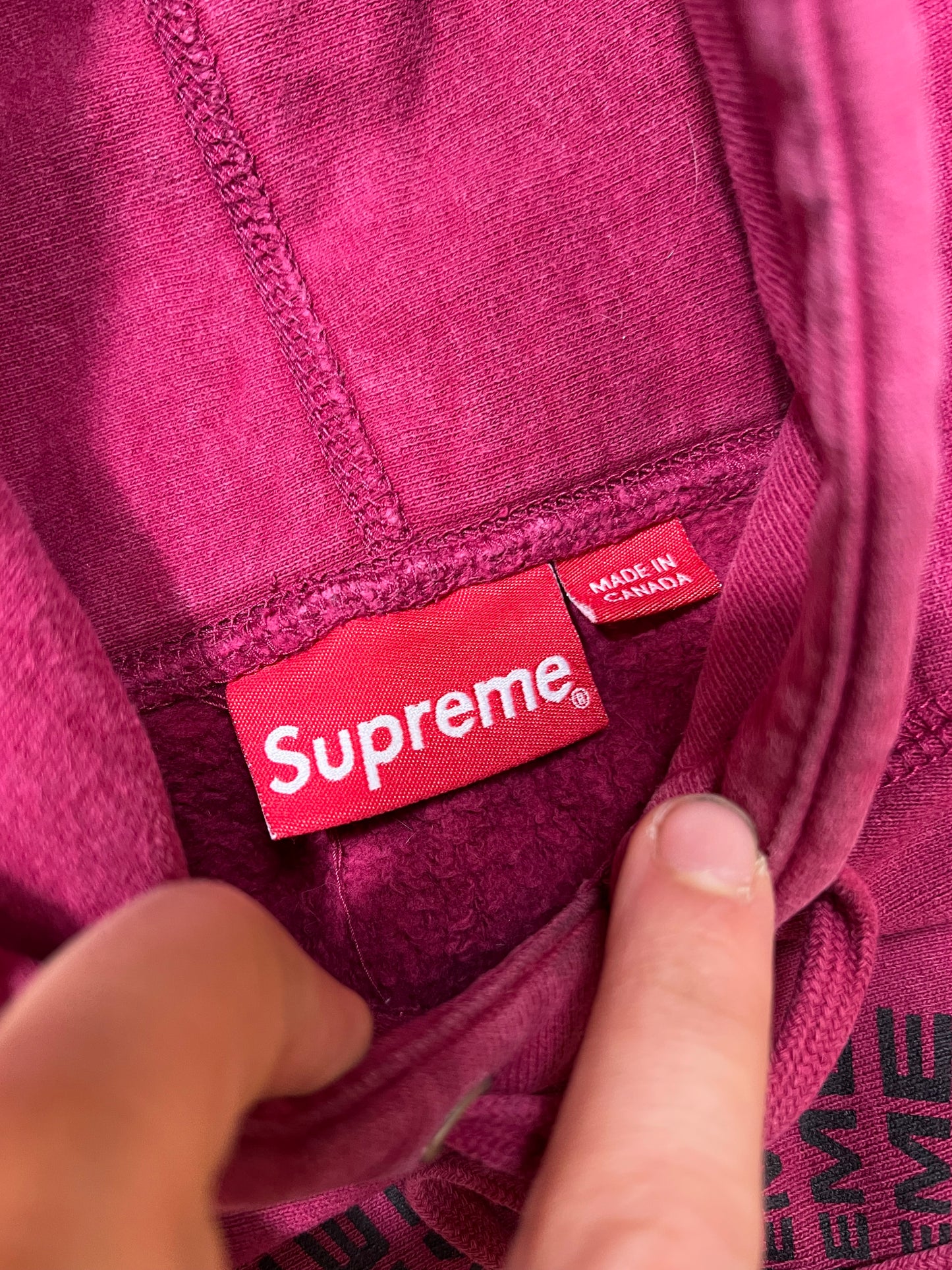 Supreme hoodie (medium)