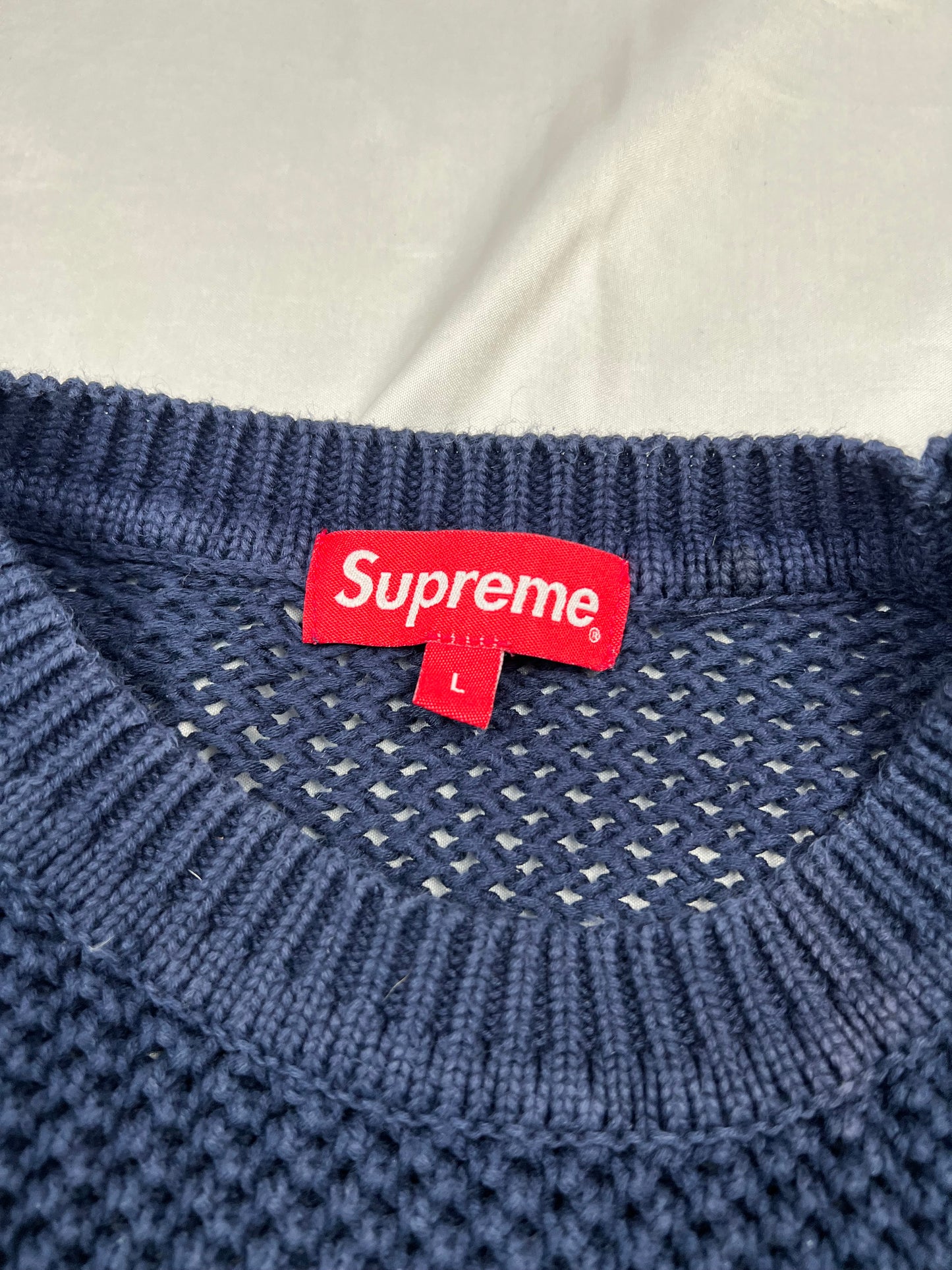 Supreme Sweater (L)