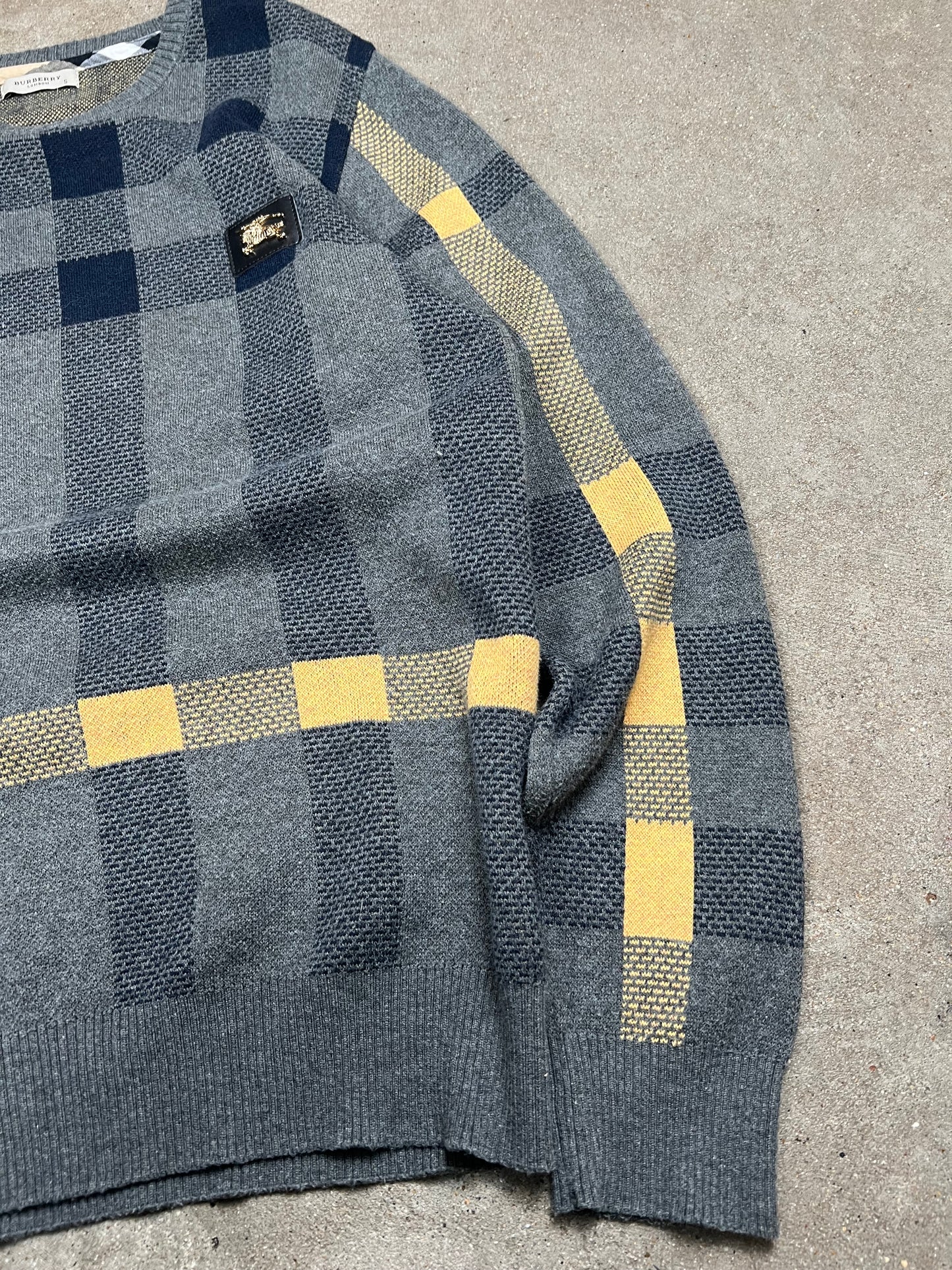 Burberry Sweater (S)