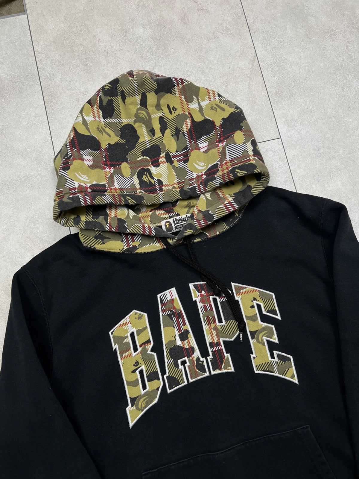 Bape Hoodie (L)