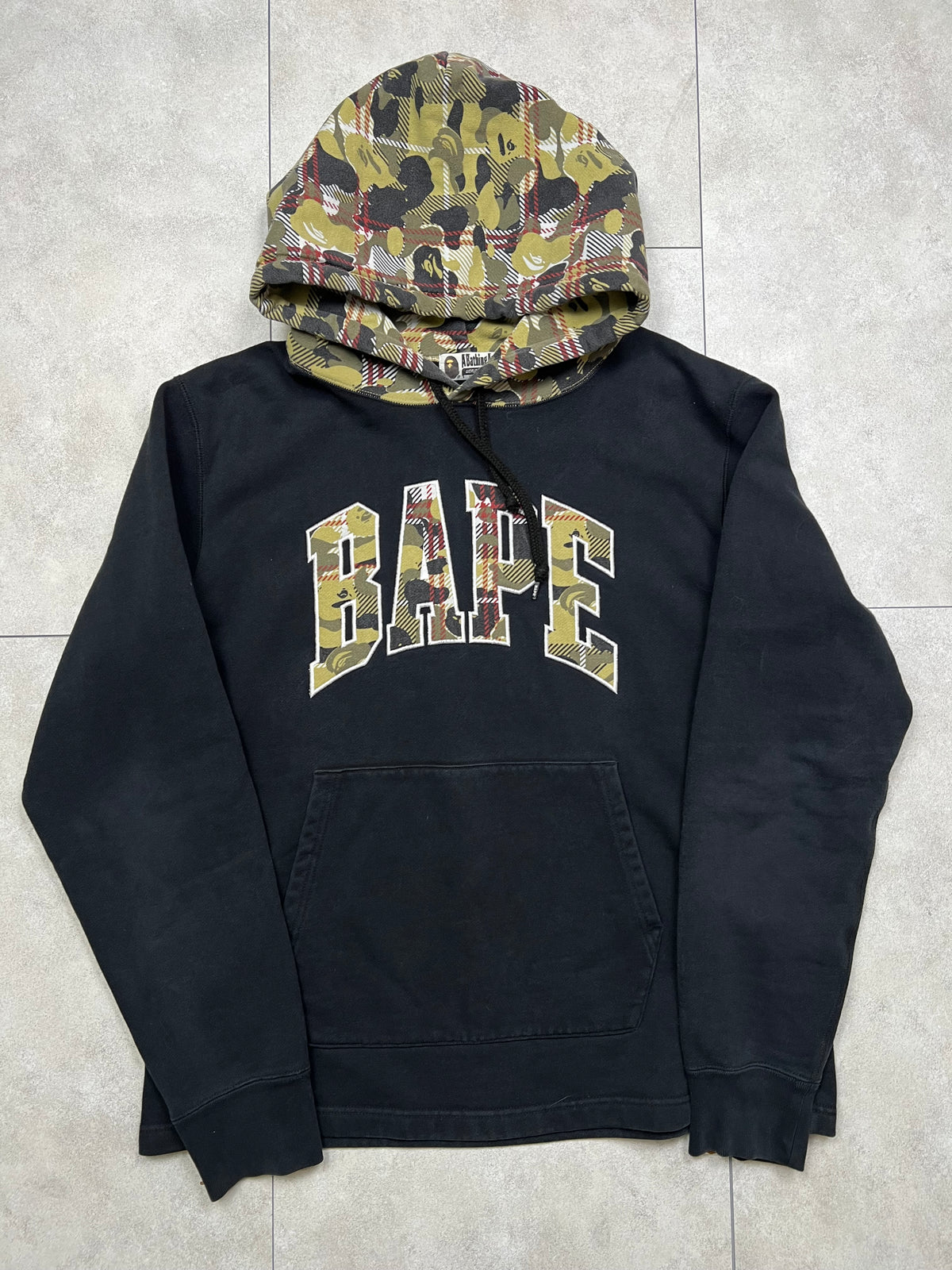 Bape Hoodie (L)
