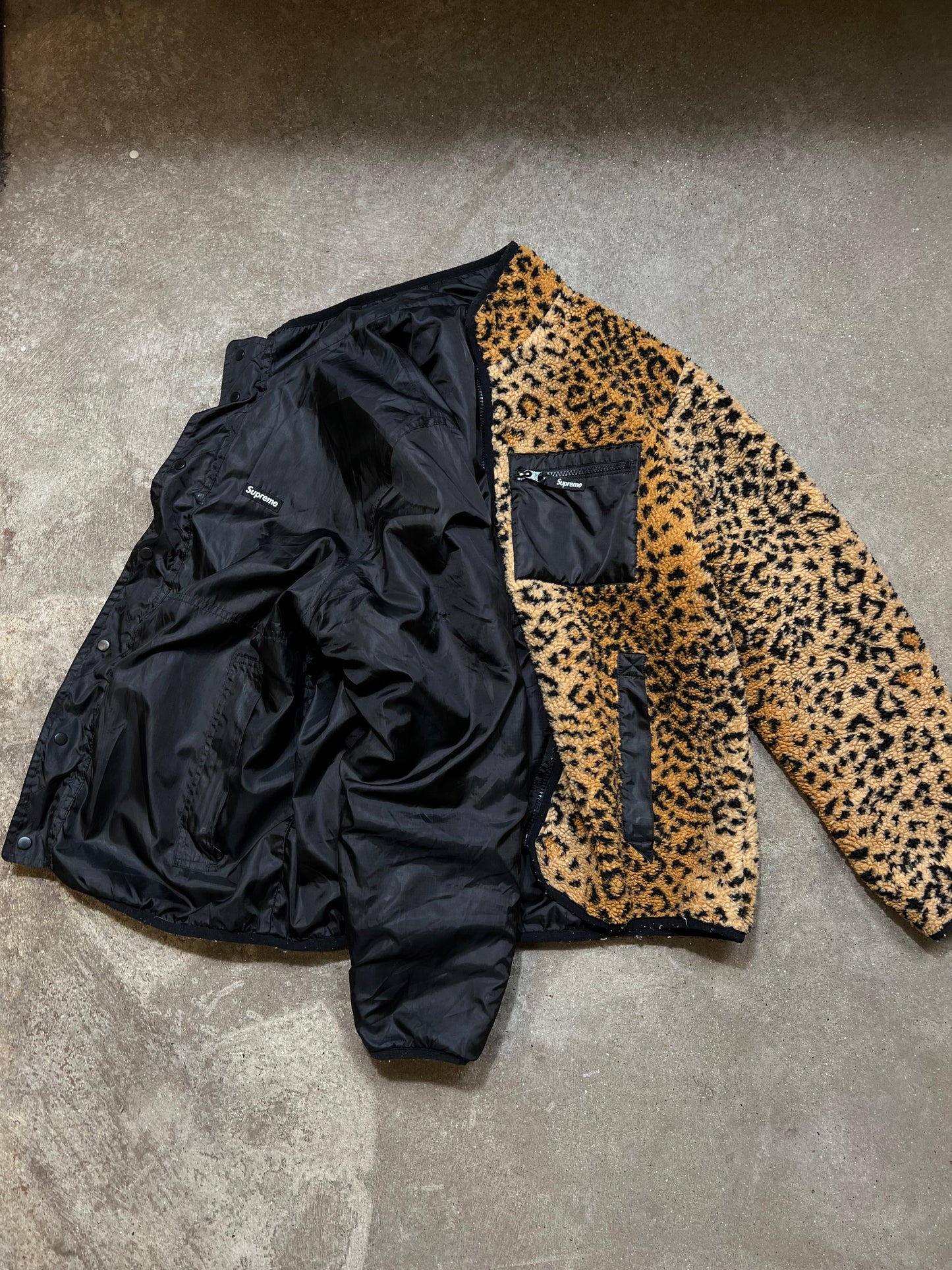 Supreme FW17 Leopard Fleece (Medium)