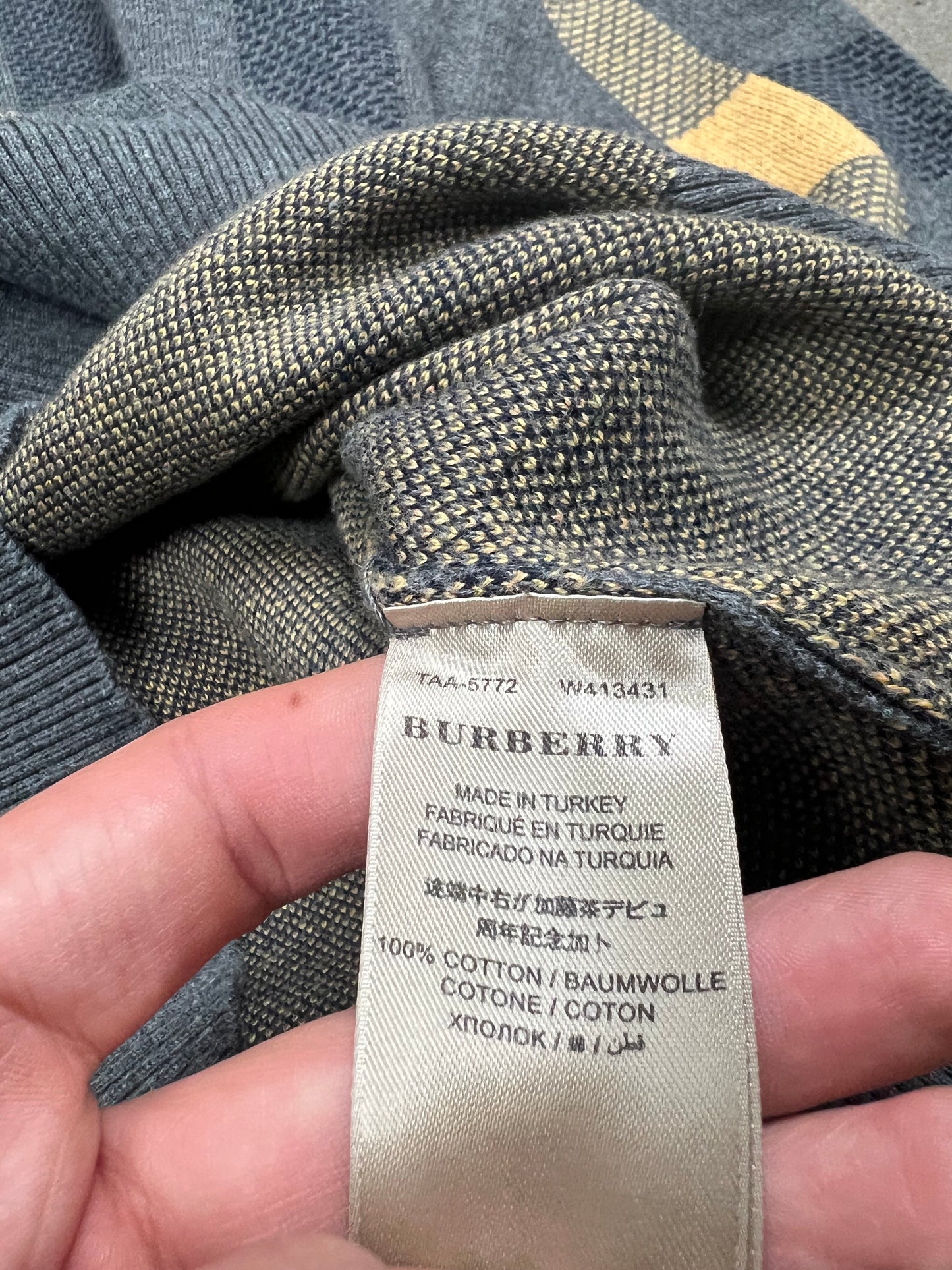 Burberry Sweater (S)